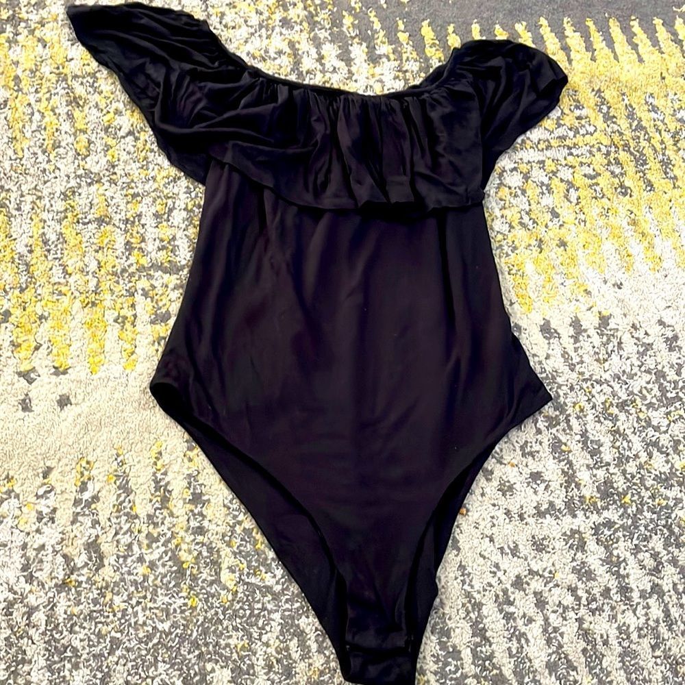 Honey Punch size L black Bodysuit
